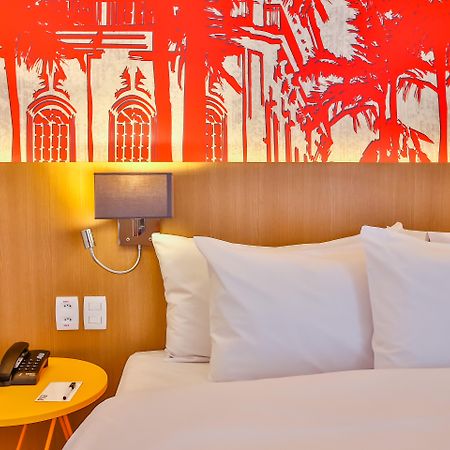 Hotel Radisson RED Campinas Campinas  Exterior foto A room at the hotel