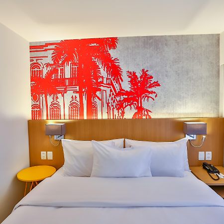 Hotel Radisson RED Campinas Campinas  Exterior foto A room at the hotel