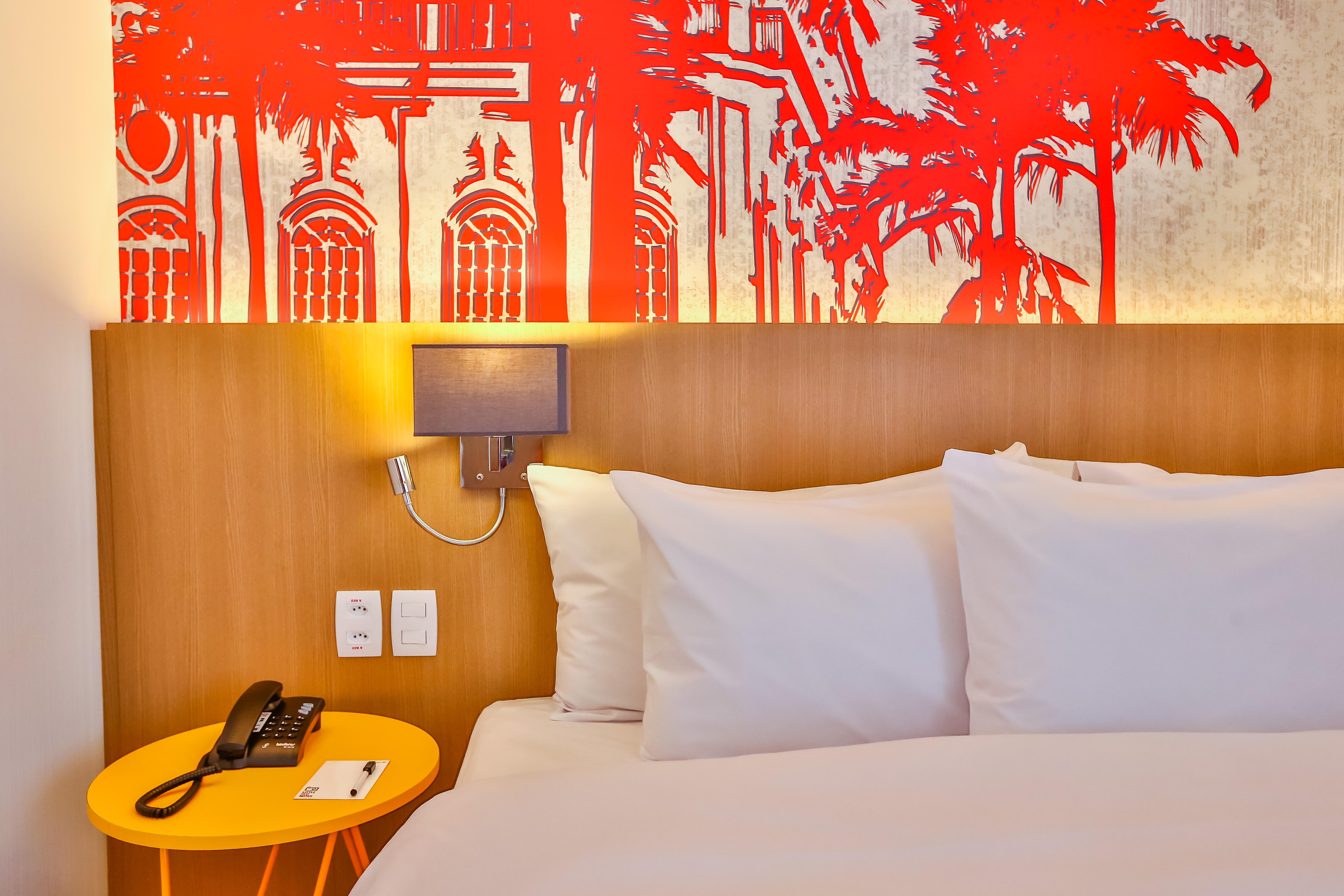 Hotel Radisson RED Campinas Campinas  Exterior foto A room at the hotel