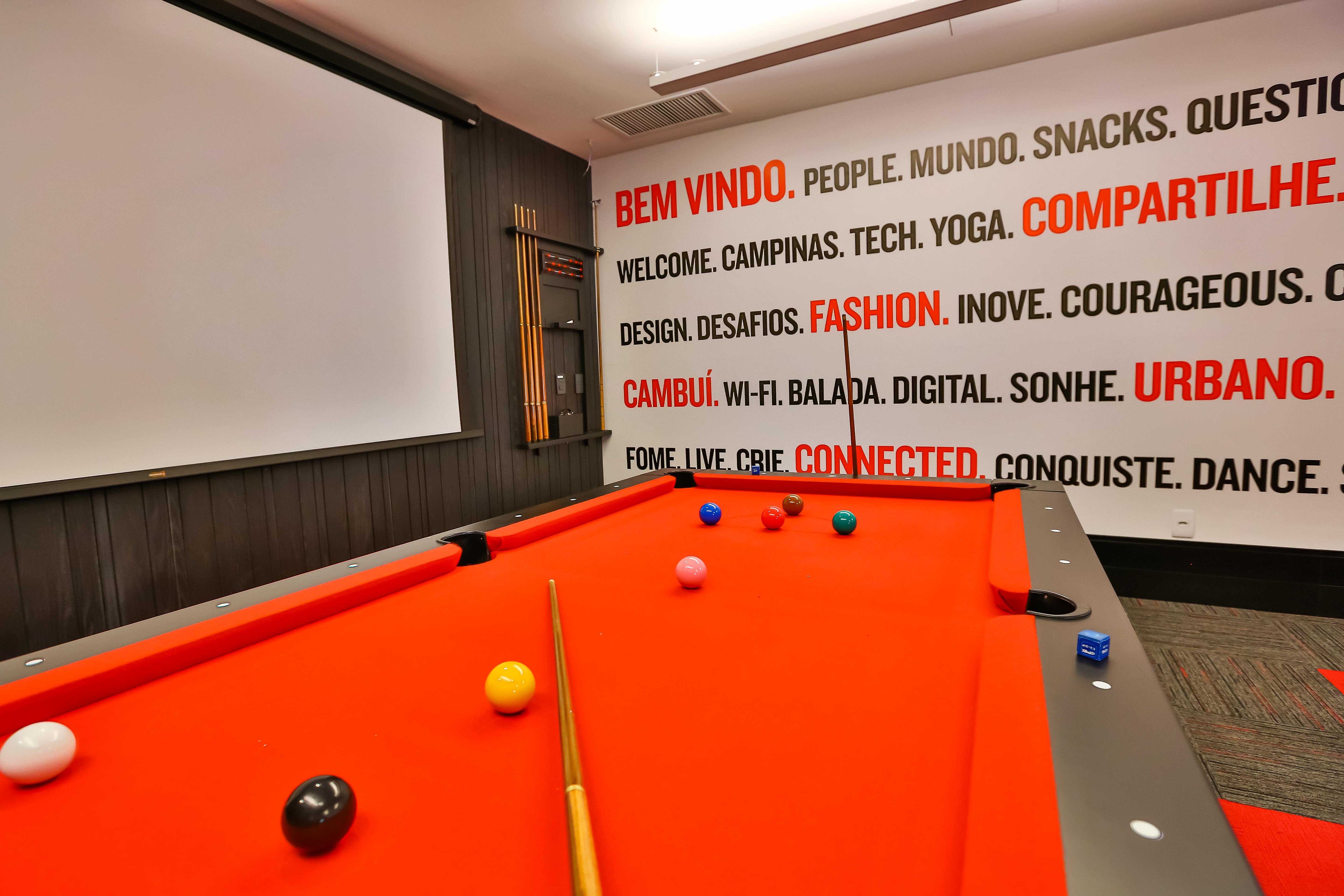 Hotel Radisson RED Campinas Campinas  Exterior foto A pool table at the office of a company in Portugal