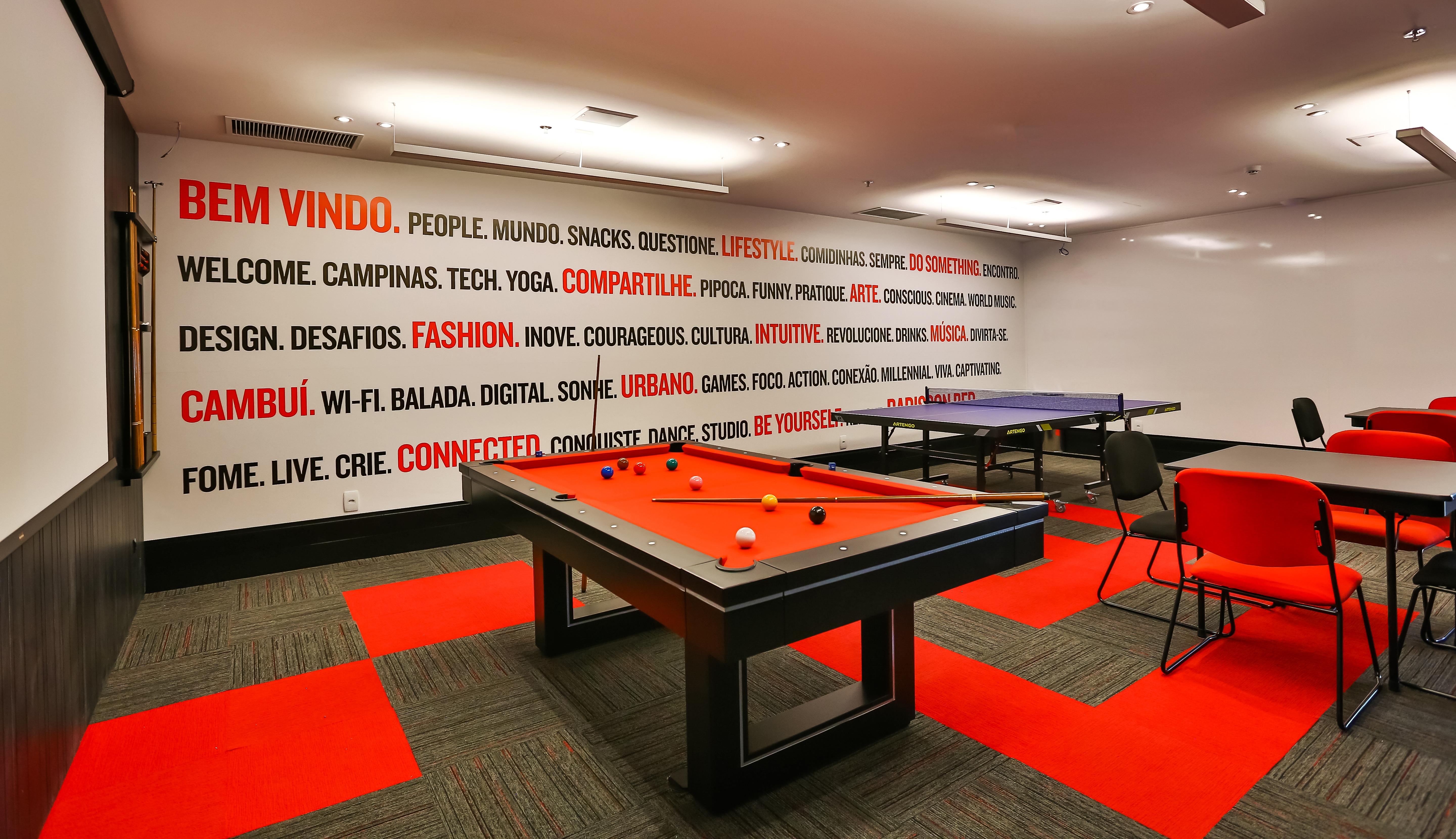 Hotel Radisson RED Campinas Campinas  Exterior foto The pool table at the office