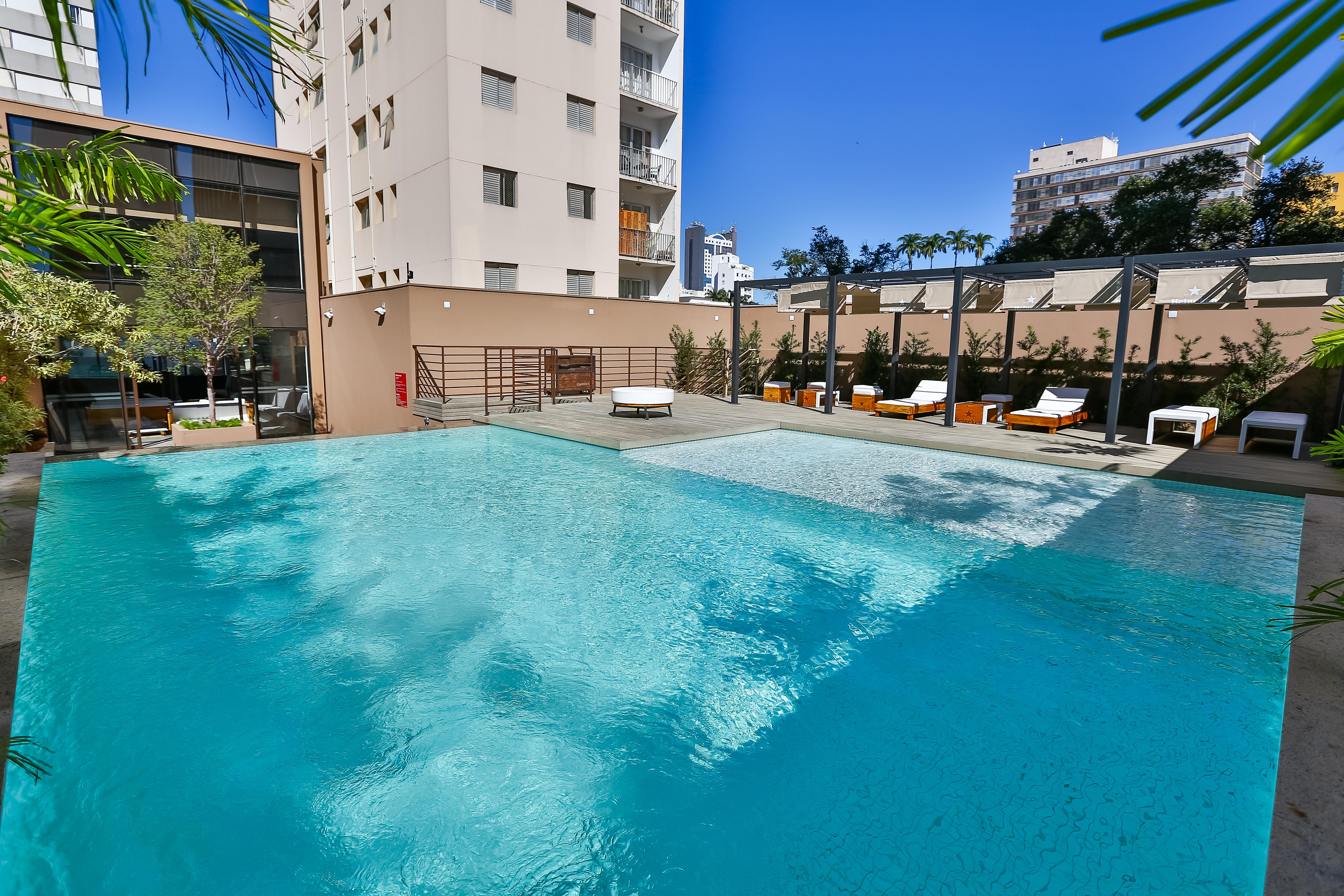 Hotel Radisson RED Campinas Campinas  Exterior foto The pool at the hotel