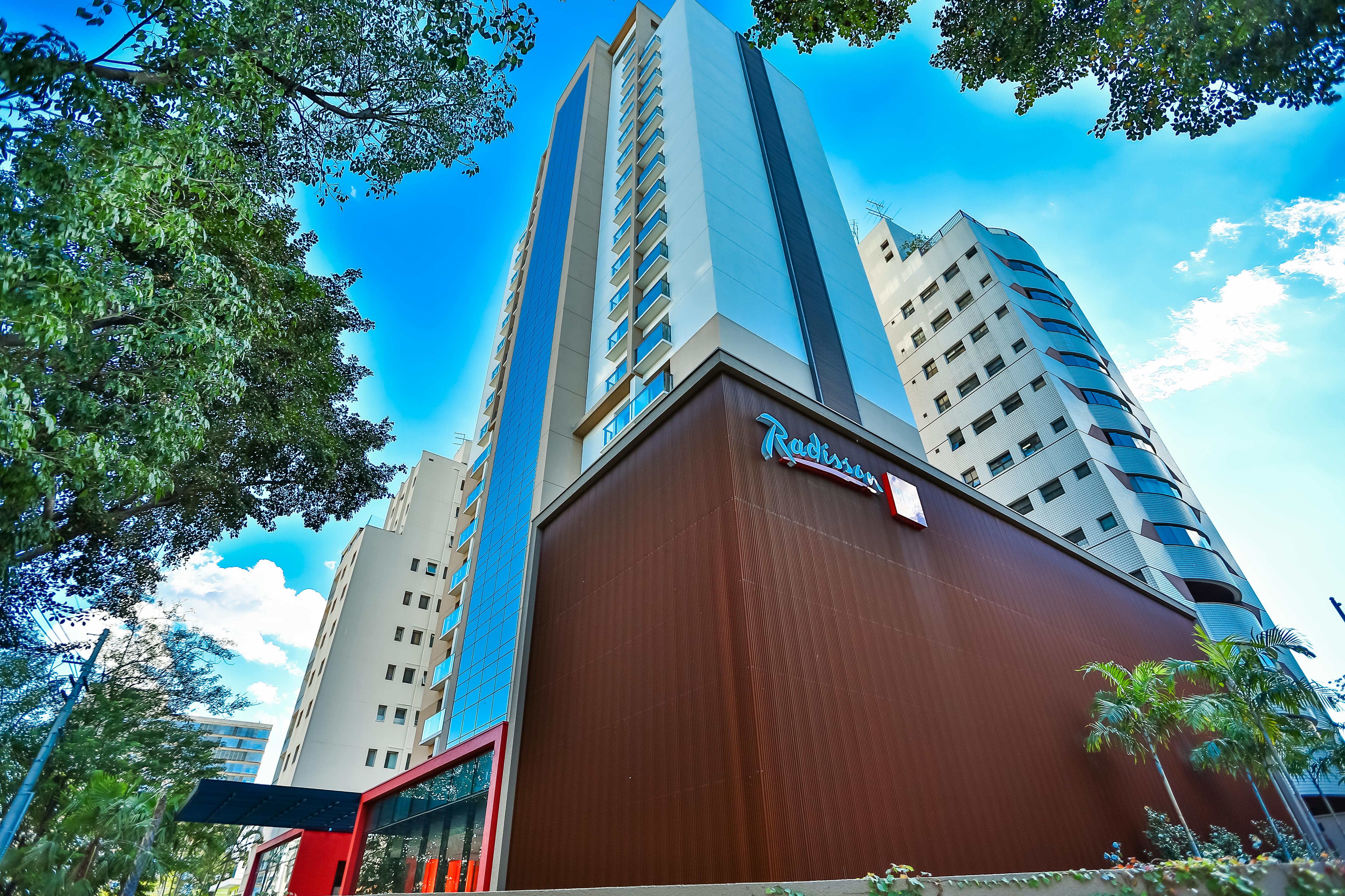 Hotel Radisson RED Campinas Campinas  Exterior foto The building of the hotel
