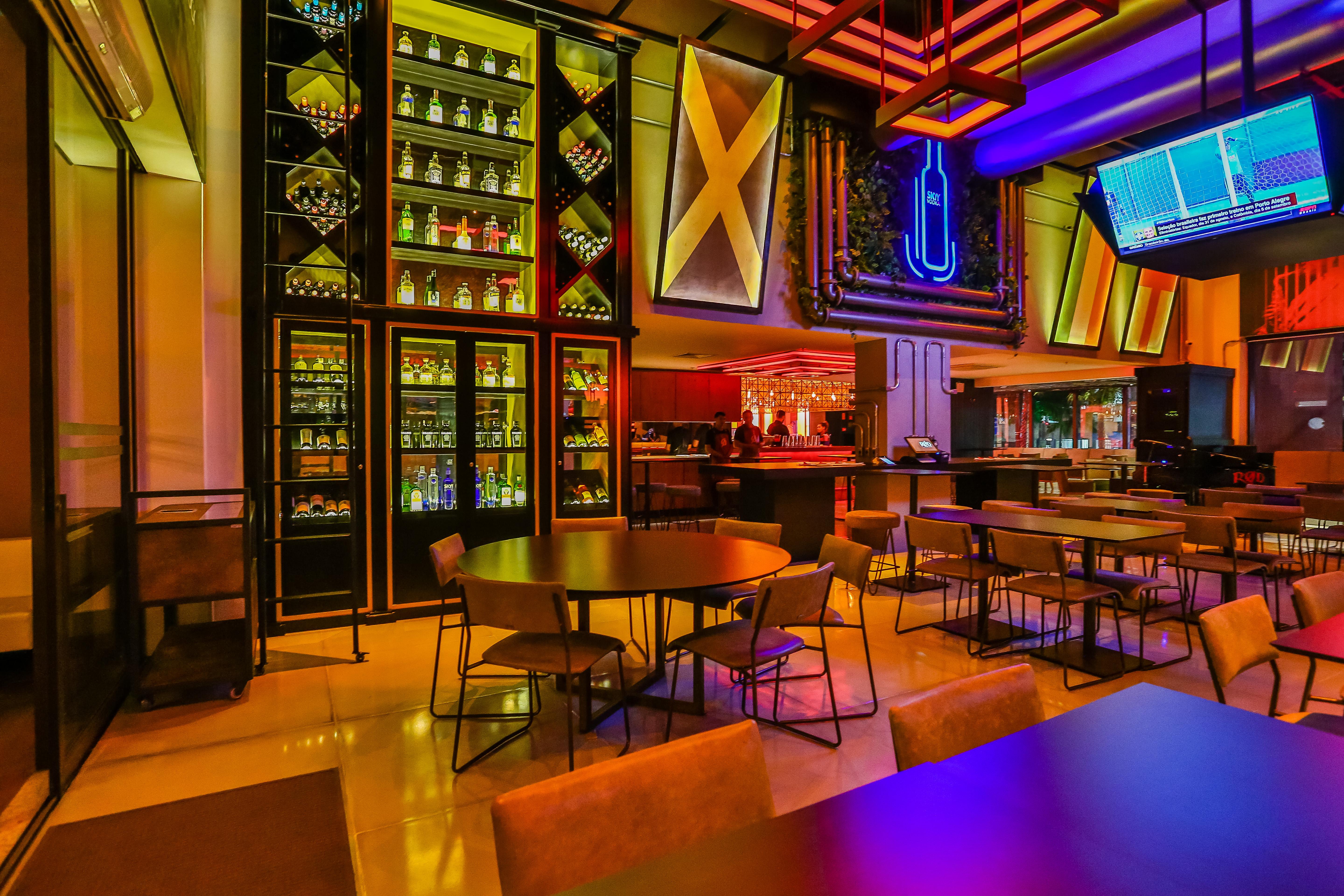 Hotel Radisson RED Campinas Campinas  Exterior foto The bar at the Wynn