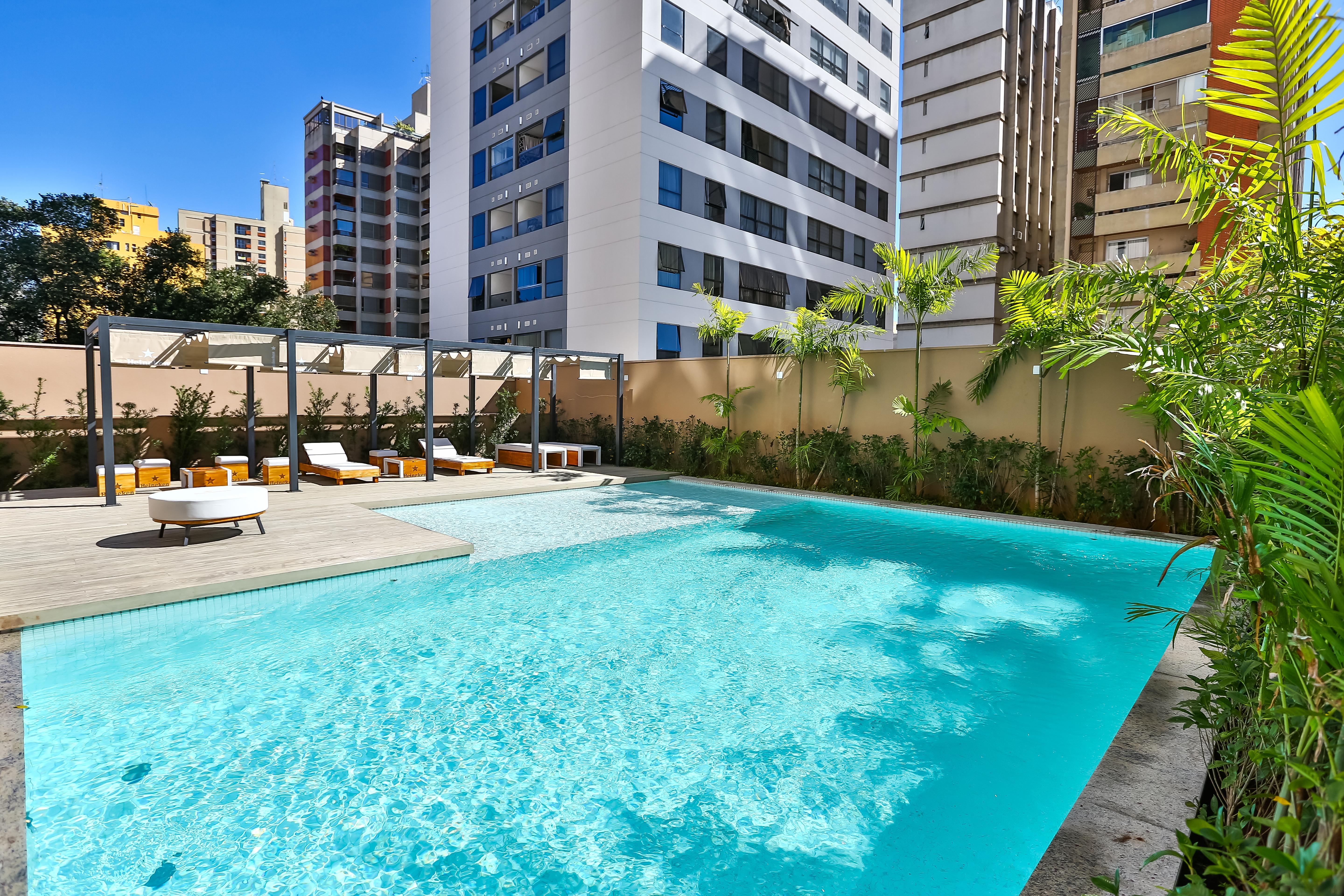 Hotel Radisson RED Campinas Campinas  Exterior foto The swimming pool at the hotel