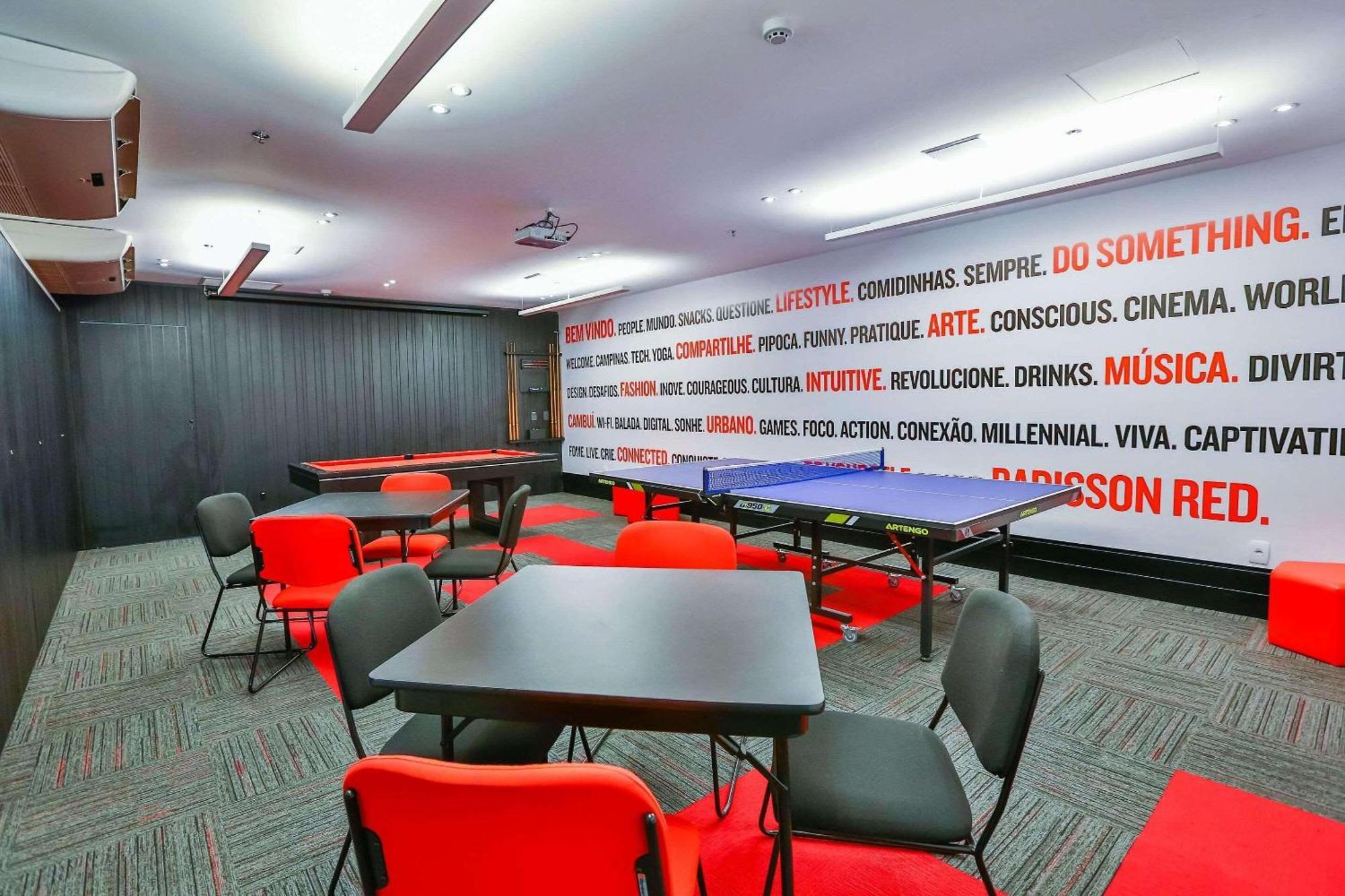 Hotel Radisson RED Campinas Campinas  Exterior foto The Red Room