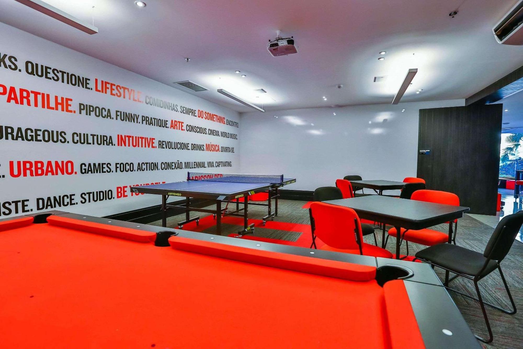 Hotel Radisson RED Campinas Campinas  Exterior foto The interior of the library