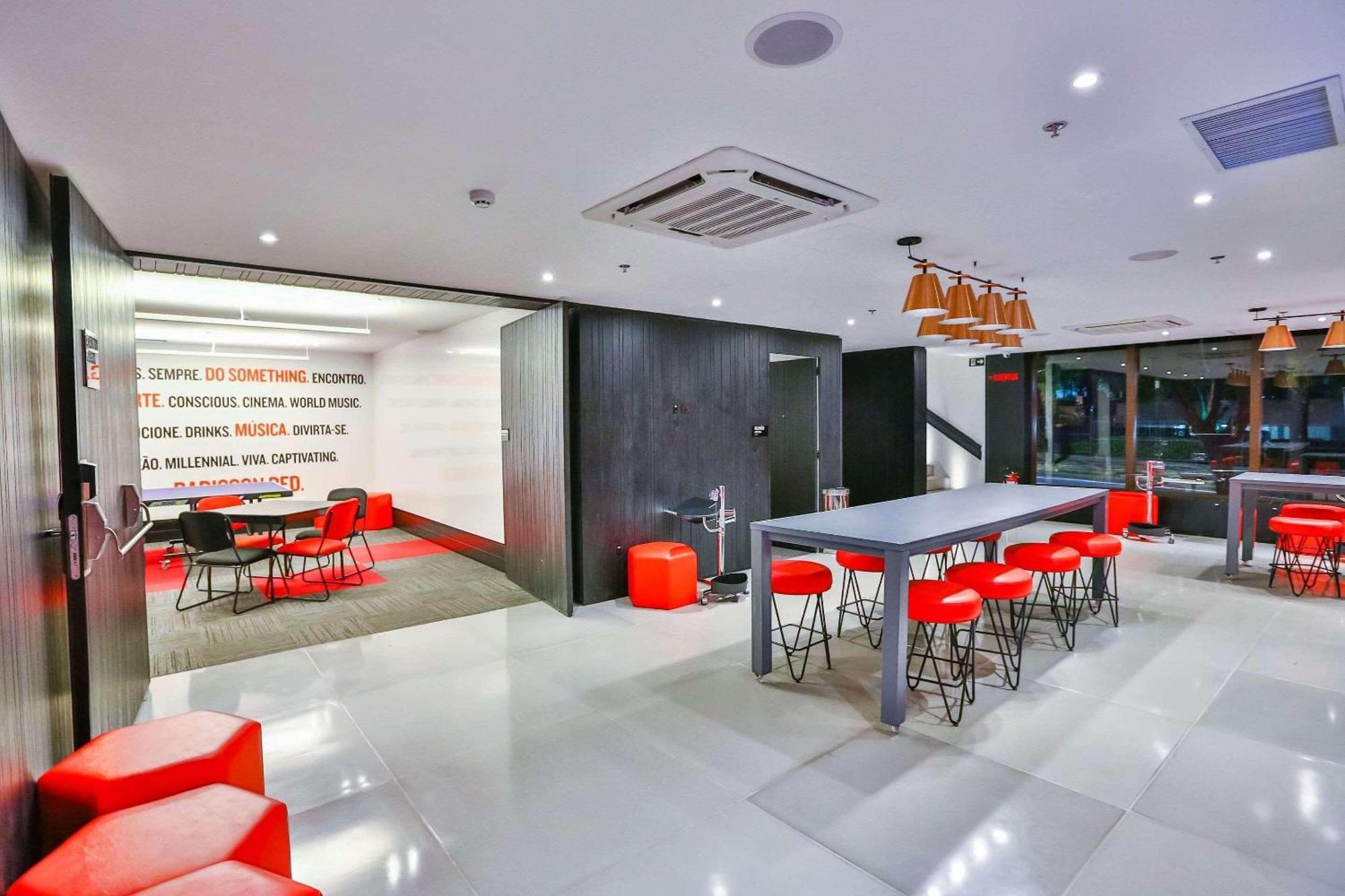 Hotel Radisson RED Campinas Campinas  Exterior foto The lounge at the airport