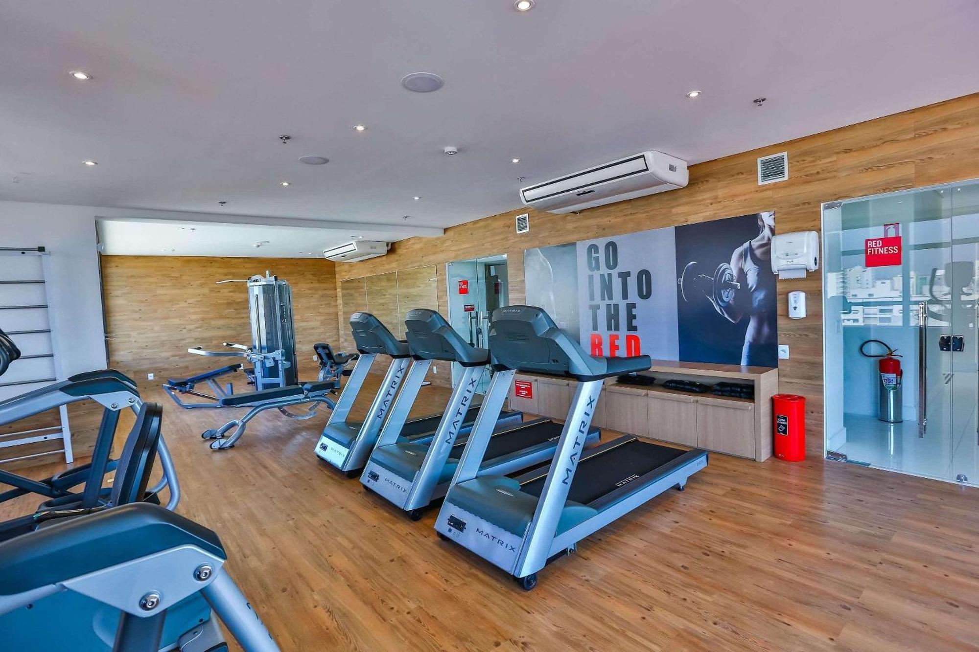 Hotel Radisson RED Campinas Campinas  Exterior foto The gym at the hotel