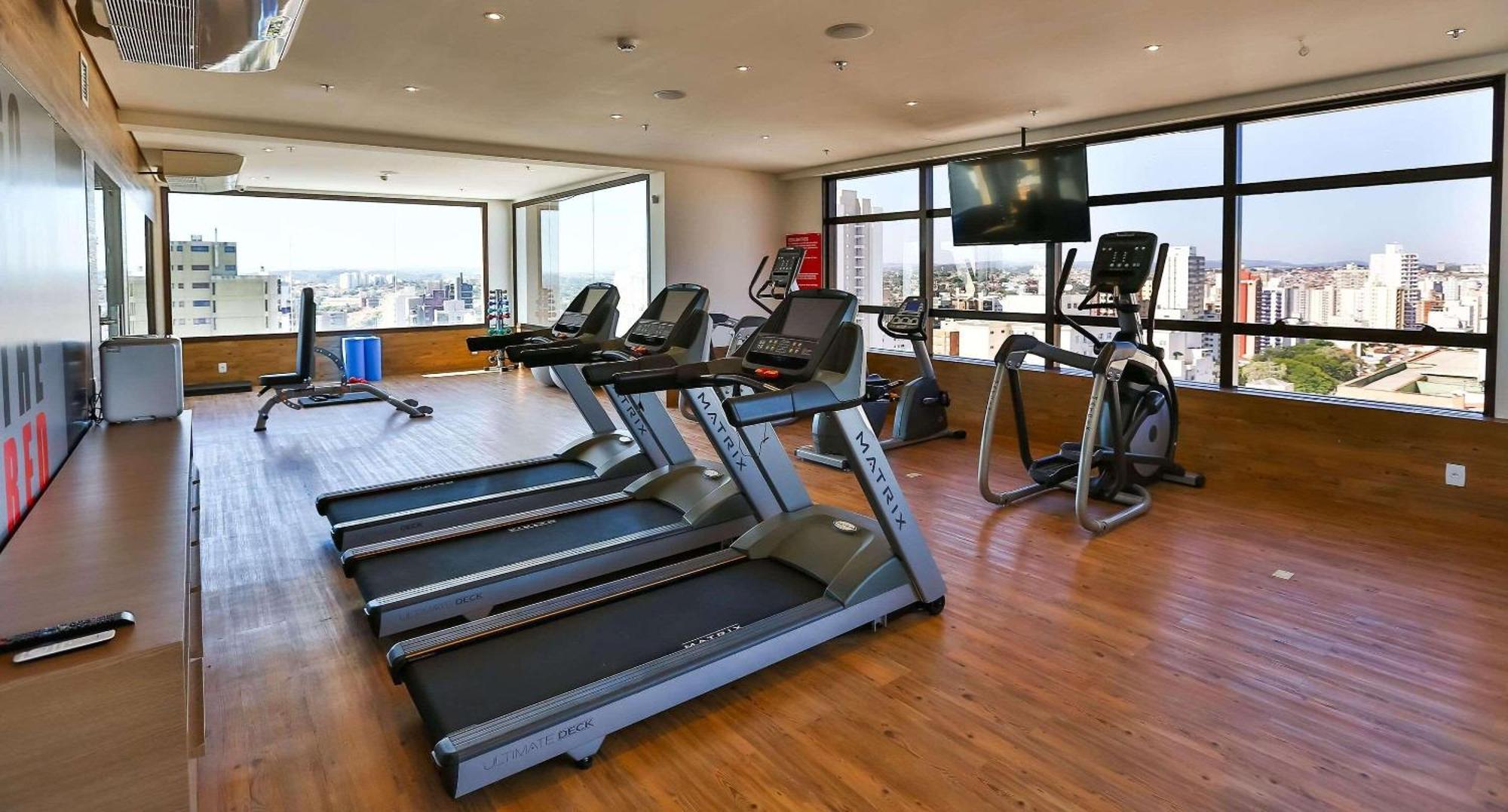 Hotel Radisson RED Campinas Campinas  Exterior foto A gym at a hotel in Lima, Peru