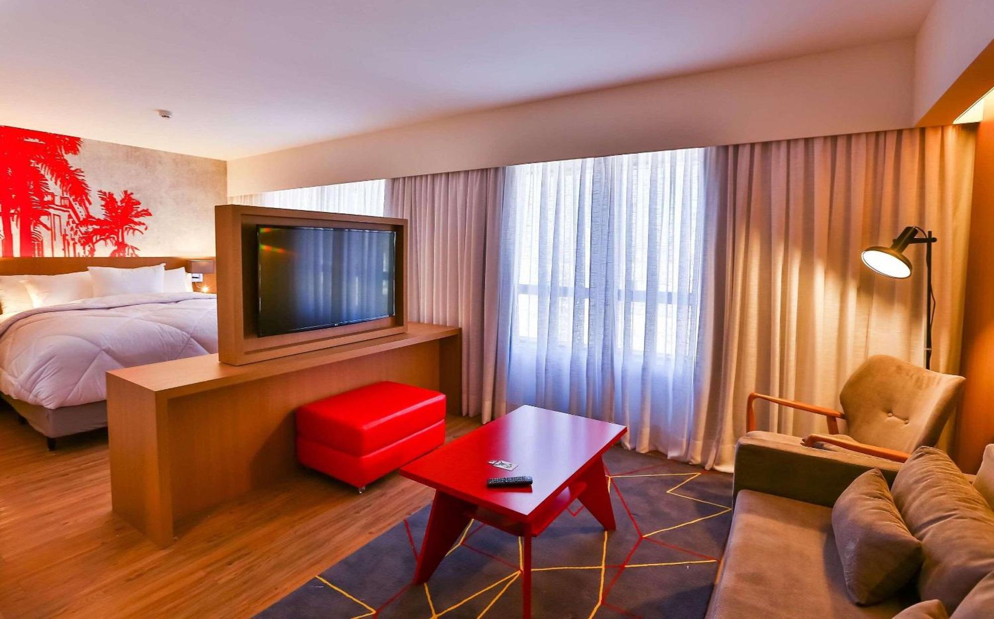Hotel Radisson RED Campinas Campinas  Exterior foto A room at the hotel