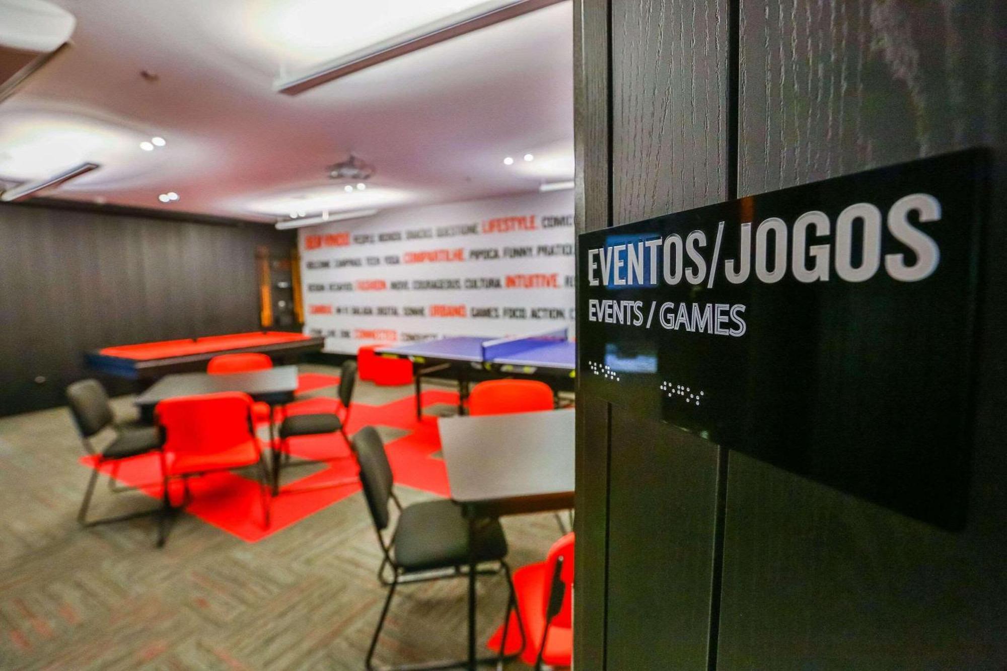 Hotel Radisson RED Campinas Campinas  Exterior foto Games Room
